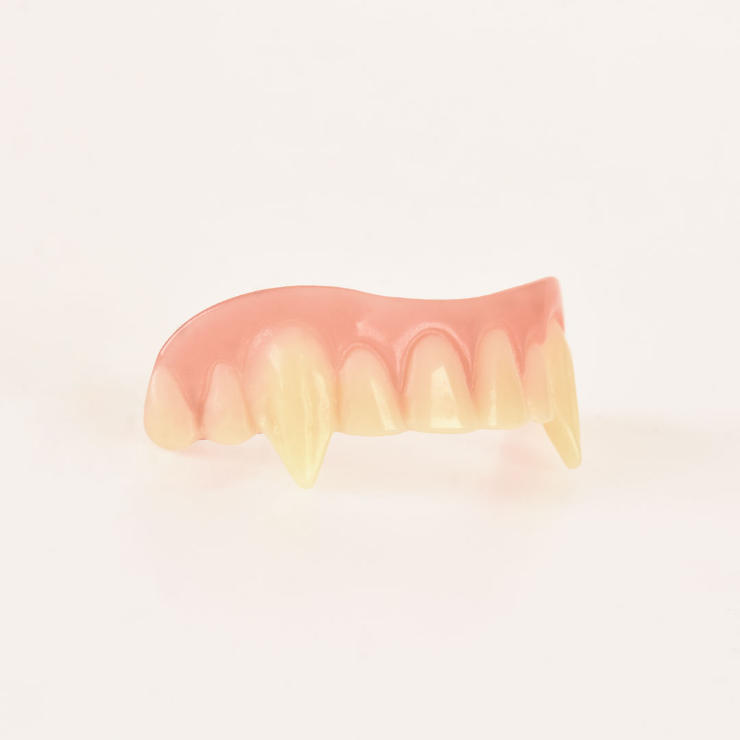 10111 Dientes de Vampiro