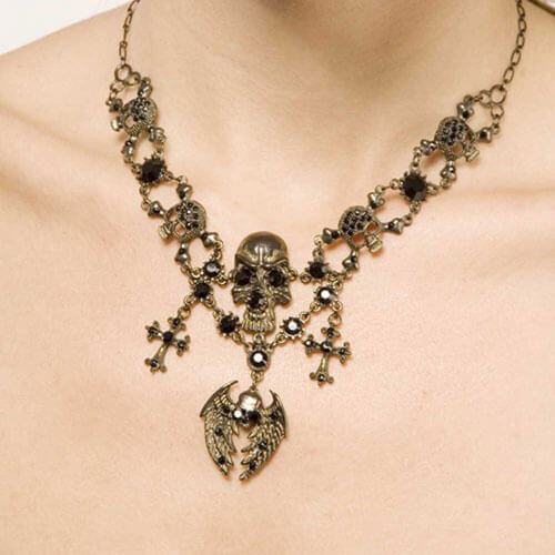 Collar de calaveras