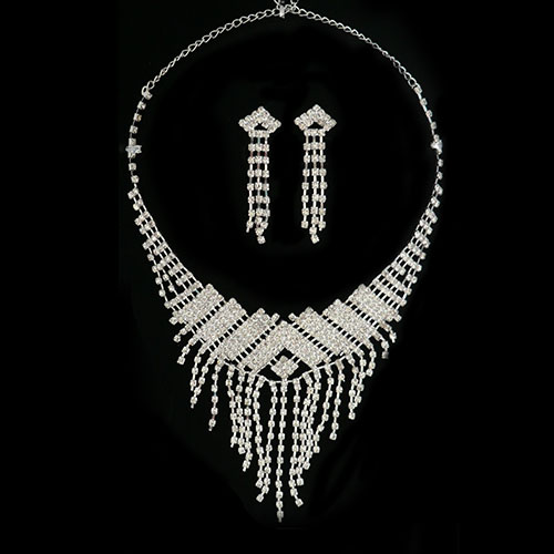 Juego de collar y aretes con pedrería  Mod. E63214