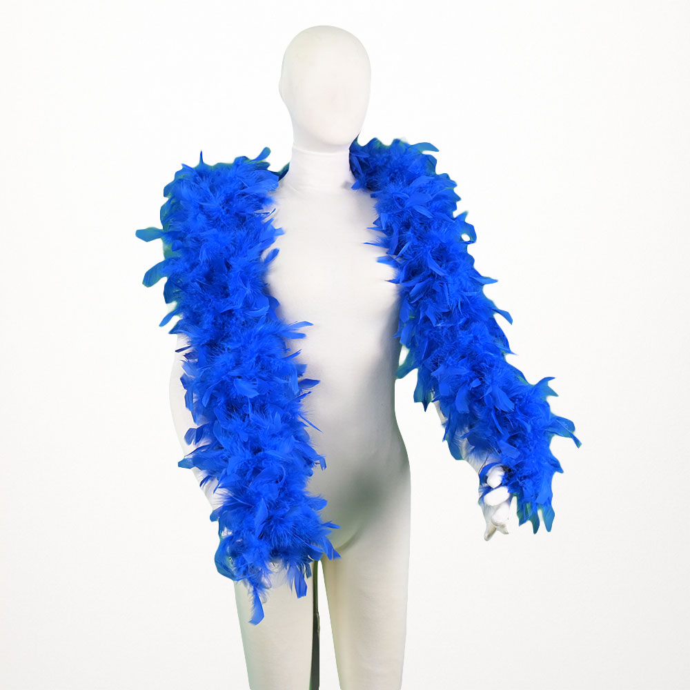 Boa de plumas con tul