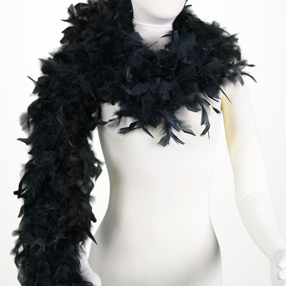 Boa de plumas con tul